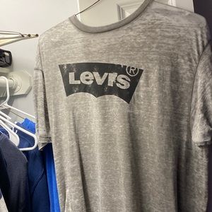 levi grey t shirt